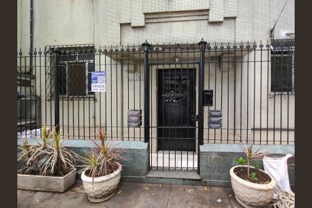 Apartamento à venda com 67m², 2 quartos e sem vagaFachada e portaria