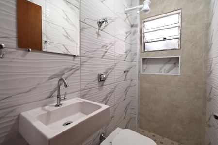 Casa para alugar com 30m², 1 quarto e sem vaga Casa para alugar com 30m², 1 quarto e sem vagaBanheiro