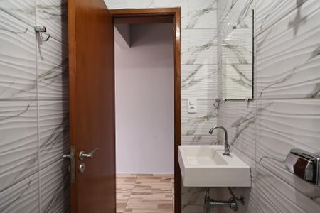 Casa para alugar com 30m², 1 quarto e sem vaga Casa para alugar com 30m², 1 quarto e sem vagaBanheiro