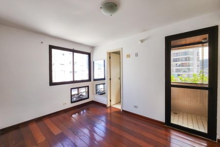 Apartamento à venda com 177m², 2 quartos e 2 vagas Apartamento à venda com 177m², 2 quartos e 2 vagasSuíte