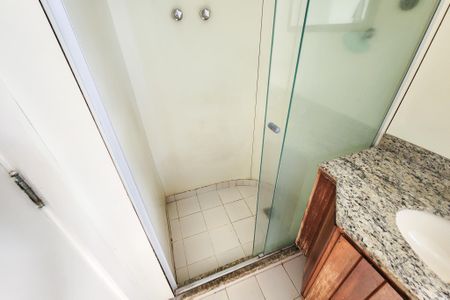 Apartamento à venda com 177m², 2 quartos e 2 vagas Apartamento à venda com 177m², 2 quartos e 2 vagasBanheiro da Suíte