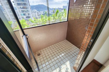Apartamento à venda com 177m², 2 quartos e 2 vagas Apartamento à venda com 177m², 2 quartos e 2 vagasSuíte