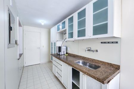 Apartamento à venda com 177m², 2 quartos e 2 vagas Apartamento à venda com 177m², 2 quartos e 2 vagasCozinha