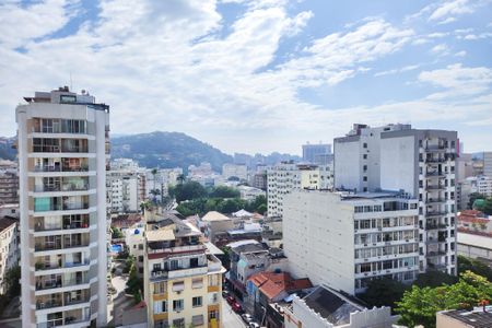 Apartamento à venda com 177m², 2 quartos e 2 vagas Apartamento à venda com 177m², 2 quartos e 2 vagasVista