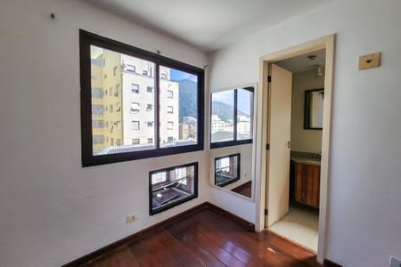 Apartamento à venda com 177m², 2 quartos e 2 vagas Apartamento à venda com 177m², 2 quartos e 2 vagasSuíte