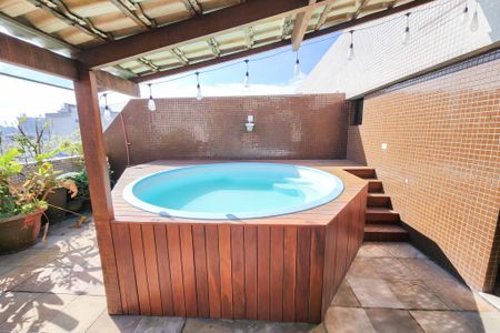 Apartamento à venda com 177m², 2 quartos e 2 vagas Apartamento à venda com 177m², 2 quartos e 2 vagasÁrea Externa