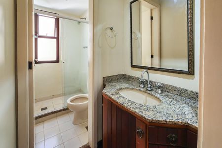 Apartamento à venda com 177m², 2 quartos e 2 vagas Apartamento à venda com 177m², 2 quartos e 2 vagasBanheiro Social