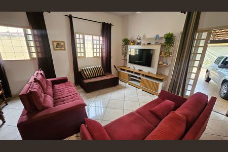 Casa à venda com 301m², 3 quartos e 4 vagas Casa à venda com 301m², 3 quartos e 4 vagasSala