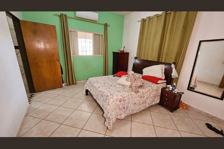 Casa à venda com 301m², 3 quartos e 4 vagas Casa à venda com 301m², 3 quartos e 4 vagasSuíte