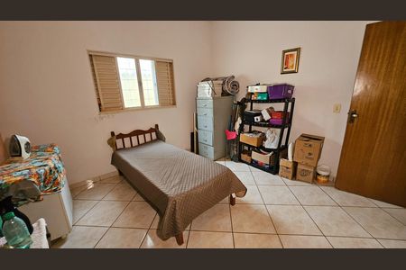 Casa à venda com 301m², 3 quartos e 4 vagas Casa à venda com 301m², 3 quartos e 4 vagasQuarto 2