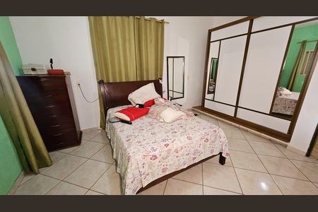 Casa à venda com 301m², 3 quartos e 4 vagas Casa à venda com 301m², 3 quartos e 4 vagasSuíte