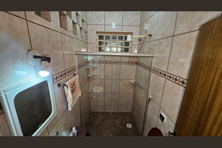 Casa à venda com 301m², 3 quartos e 4 vagas Casa à venda com 301m², 3 quartos e 4 vagasBanheiro Corredor
