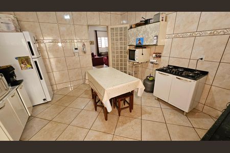 Casa à venda com 301m², 3 quartos e 4 vagas Casa à venda com 301m², 3 quartos e 4 vagasCozinha