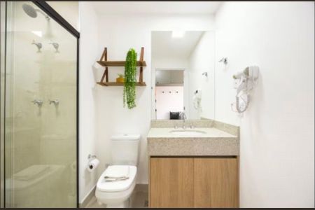 Banheiro de kitnet/studio à venda com 1 quarto, 24m² em Jardim das Acacias, São Paulo