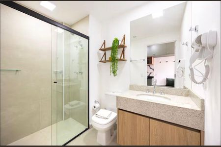 Banheiro de kitnet/studio à venda com 1 quarto, 24m² em Jardim das Acacias, São Paulo