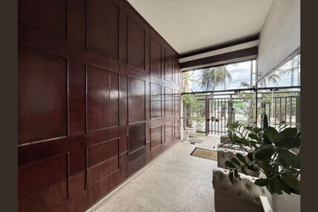 Apartamento à venda com 32m², 1 quarto e sem vaga Apartamento à venda com 32m², 1 quarto e sem vagaPortaria