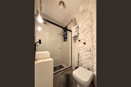 Apartamento à venda com 32m², 1 quarto e sem vaga Apartamento à venda com 32m², 1 quarto e sem vagaBanheiro social