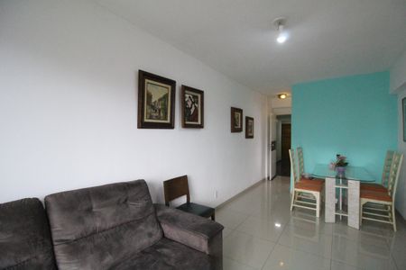 Sala de apartamento à venda com 3 quartos, 70m² em Pechincha, Rio de Janeiro
