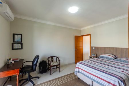 Casa à venda com 145m², 3 quartos e 3 vagasSuíte