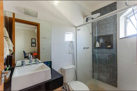 Casa à venda com 145m², 3 quartos e 3 vagasSuíte - Banheiro