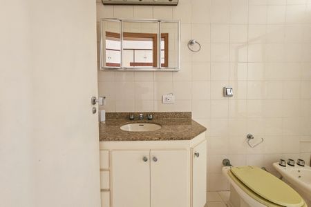 Apartamento para alugar com 110m², 3 quartos e 2 vagas Apartamento para alugar com 110m², 3 quartos e 2 vagasBanheiro da Suíte