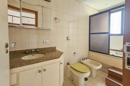 Apartamento para alugar com 110m², 3 quartos e 2 vagas Apartamento para alugar com 110m², 3 quartos e 2 vagasBanheiro da Suíte