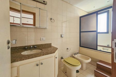 Apartamento para alugar com 110m², 3 quartos e 2 vagas Apartamento para alugar com 110m², 3 quartos e 2 vagasBanheiro da Suíte