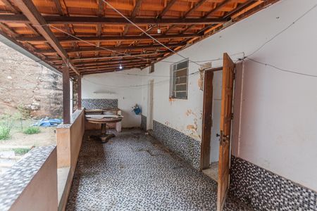 Casa à venda com 300m², 3 quartos e 2 vagasÁrea de Serviço