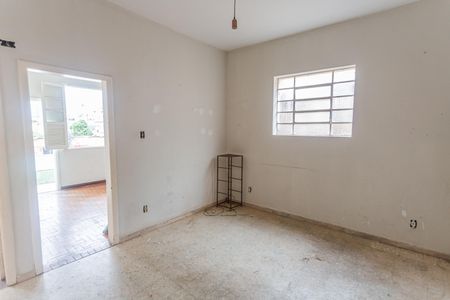 Casa à venda com 300m², 3 quartos e 2 vagasCopa