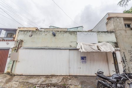 Casa à venda com 300m², 3 quartos e 2 vagasFachada