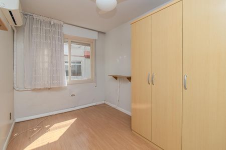 Quarto 2 de apartamento à venda com 2 quartos, 78m² em Santana, Porto Alegre