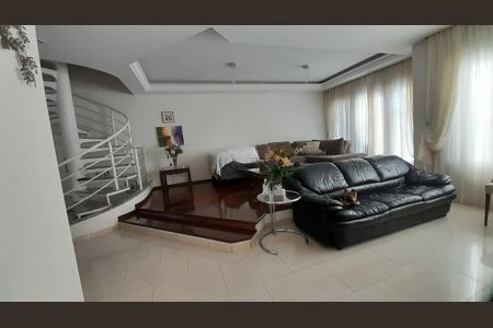 Casa à venda com 3 quartos, 300m² em Vila Carrão, São Paulo