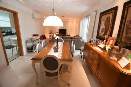 Apartamento à venda com 132m², 3 quartos e 2 vagasSala