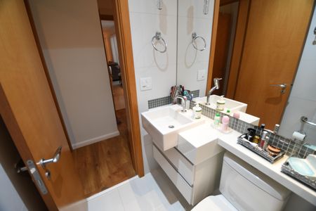 Apartamento à venda com 132m², 3 quartos e 2 vagasBanheiro Social