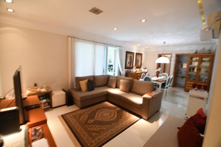 Sala de apartamento à venda com 3 quartos, 132m² em Cambuí, Campinas