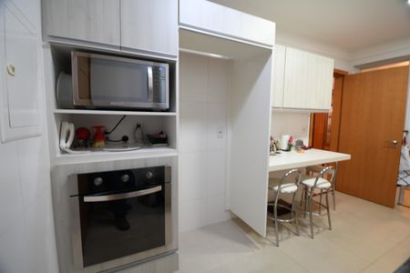 Apartamento à venda com 132m², 3 quartos e 2 vagasCozinha