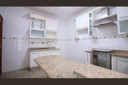 Casa à venda com 227m², 3 quartos e 5 vagas