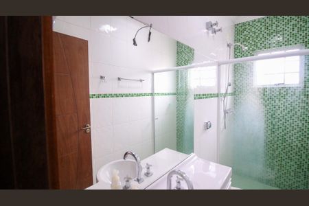 Casa à venda com 227m², 3 quartos e 5 vagas