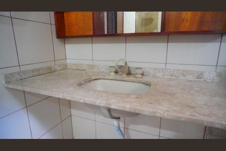 Casa à venda com 119m², 3 quartos e 1 vaga Casa à venda com 119m², 3 quartos e 1 vagaBanheiro