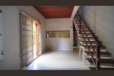 Sala/cozinha  de casa para alugar com 3 quartos, 119m² em Azenha, Porto Alegre