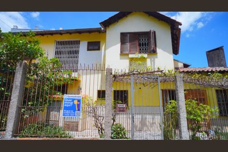 Casa à venda com 119m², 3 quartos e 1 vaga Casa à venda com 119m², 3 quartos e 1 vagaFachada