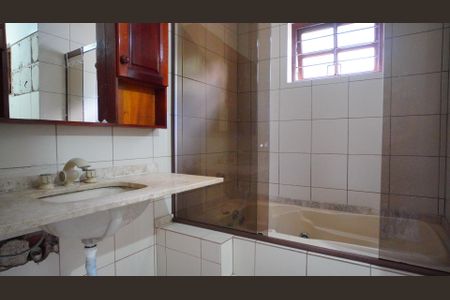 Casa à venda com 119m², 3 quartos e 1 vaga Casa à venda com 119m², 3 quartos e 1 vagaBanheiro corredor