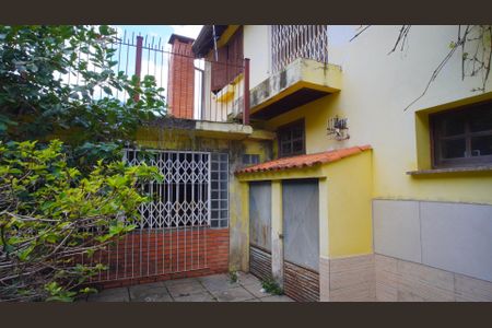 Casa à venda com 119m², 3 quartos e 1 vaga Casa à venda com 119m², 3 quartos e 1 vagaPátio