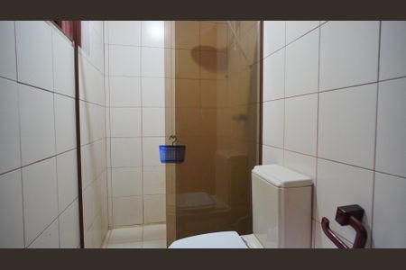 Casa à venda com 119m², 3 quartos e 1 vaga Casa à venda com 119m², 3 quartos e 1 vagaBanheiro corredor