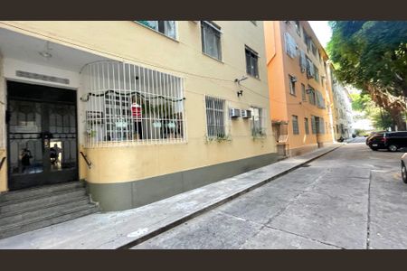 Apartamento à venda com 76m², 2 quartos e sem vagaFachada