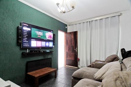 Sala de casa à venda com 2 quartos, 160m² em Vila Carbone, São Paulo