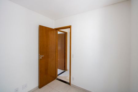 Quarto 2 de apartamento para alugar com 2 quartos, 57m² em Vila Lutécia, Santo André