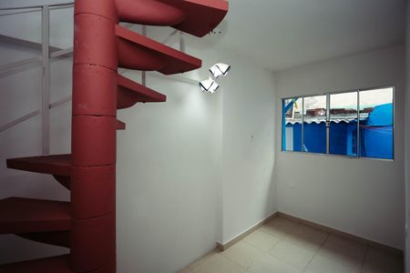 Sala de casa à venda com 2 quartos, 60m² em Vila Cristalia, São Paulo