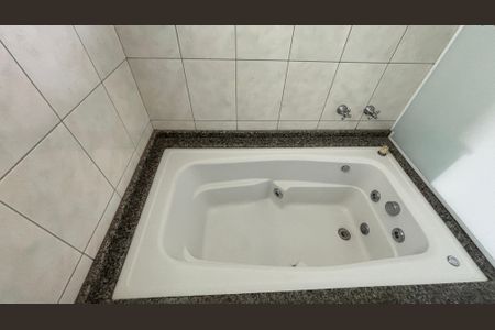 Casa para alugar com 106m², 4 quartos e 2 vagas Casa para alugar com 106m², 4 quartos e 2 vagasBanheiro da Suíte