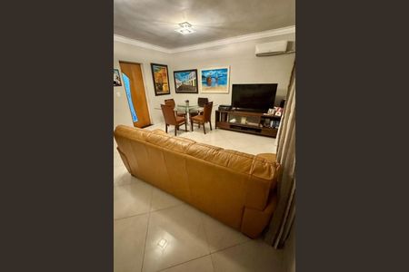 Casa à venda com 3 quartos, 99m² em Vila Carrão, São Paulo